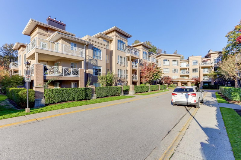 315 - 2551 Parkview Lane