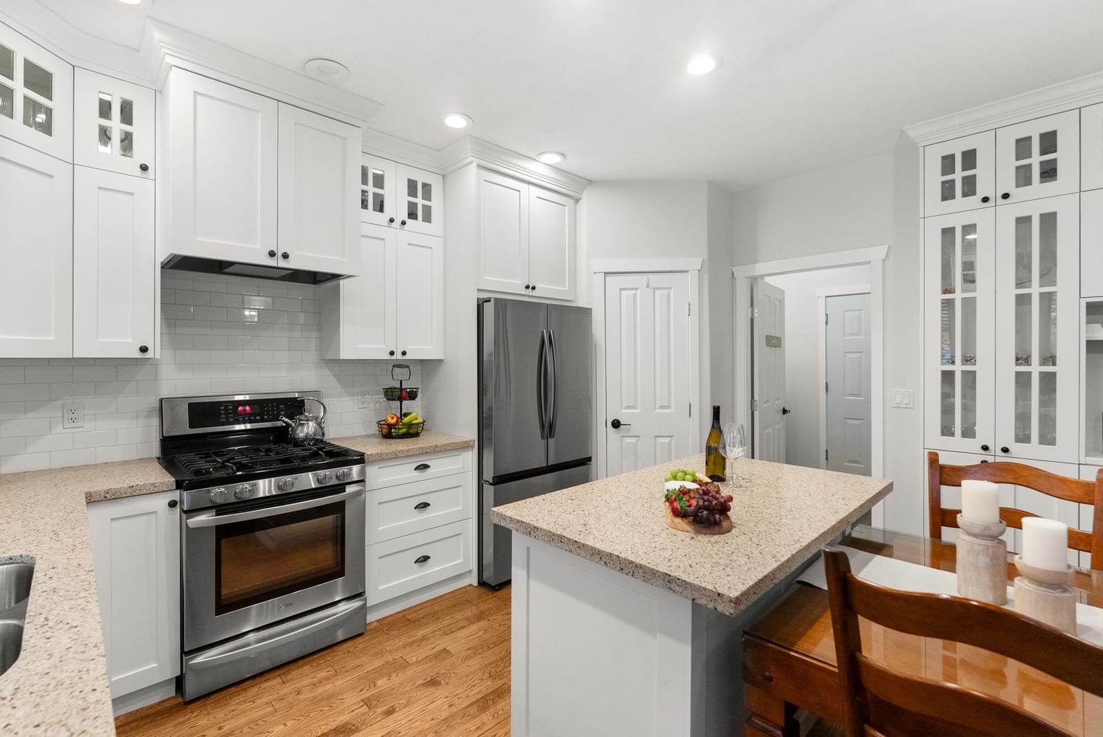 Listing Image 12