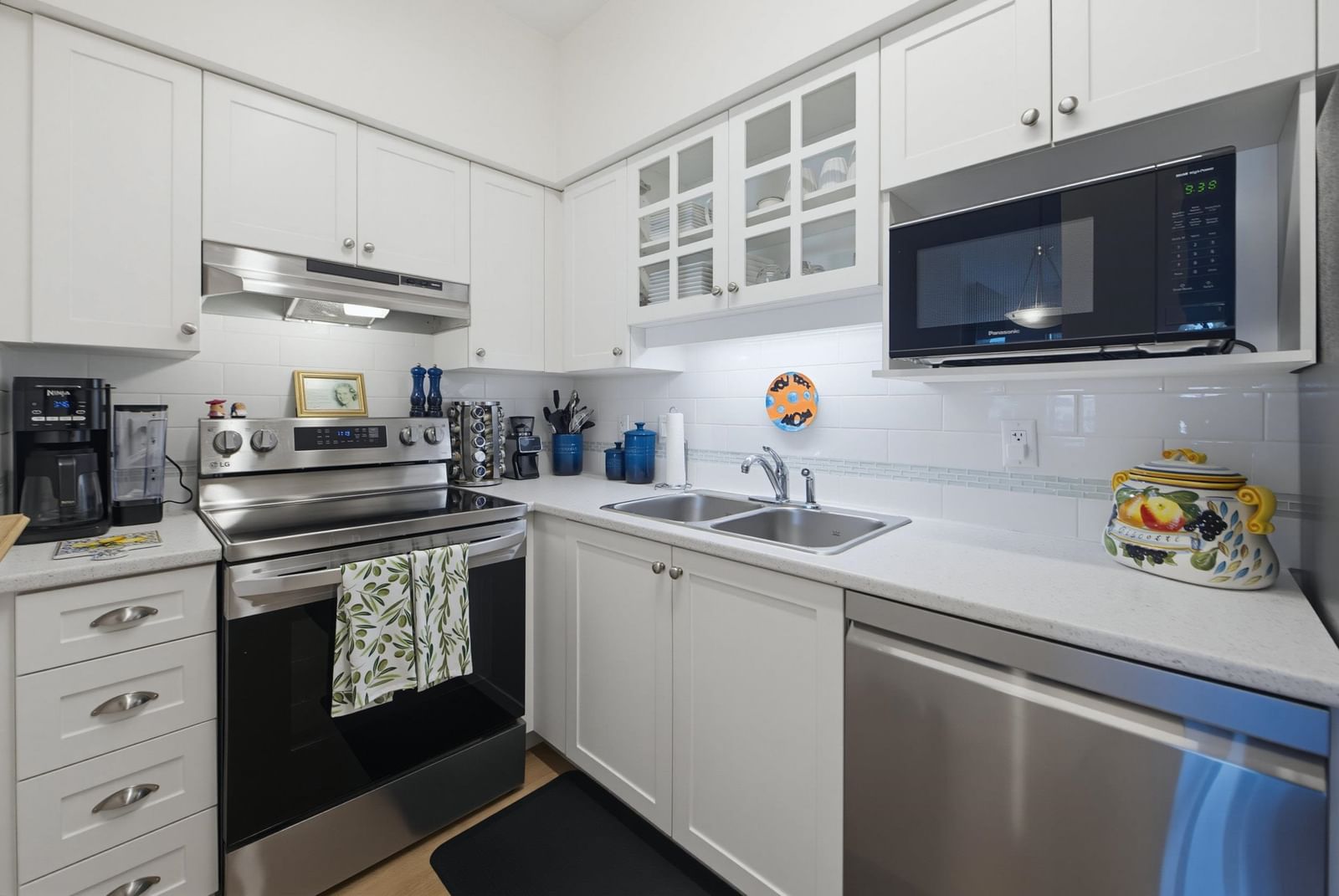 Listing Image 9