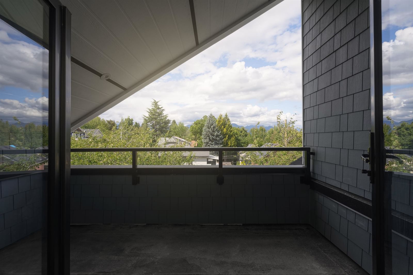 Listing Image 24
