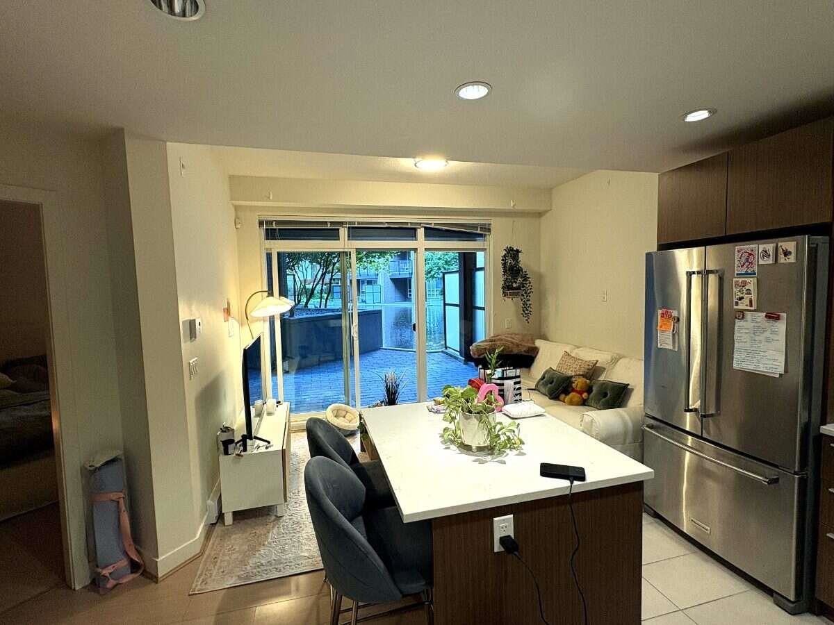 Listing photo 2