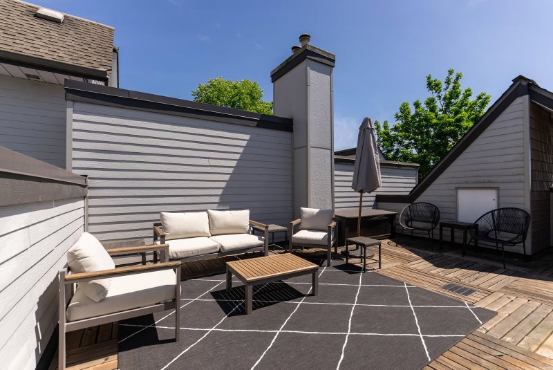 213 - 3787 Pender Street