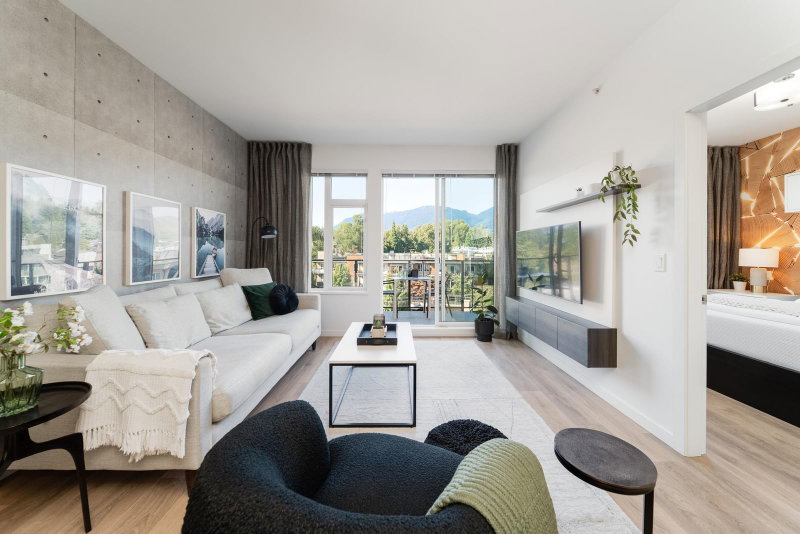 517 - 725 Marine Drive