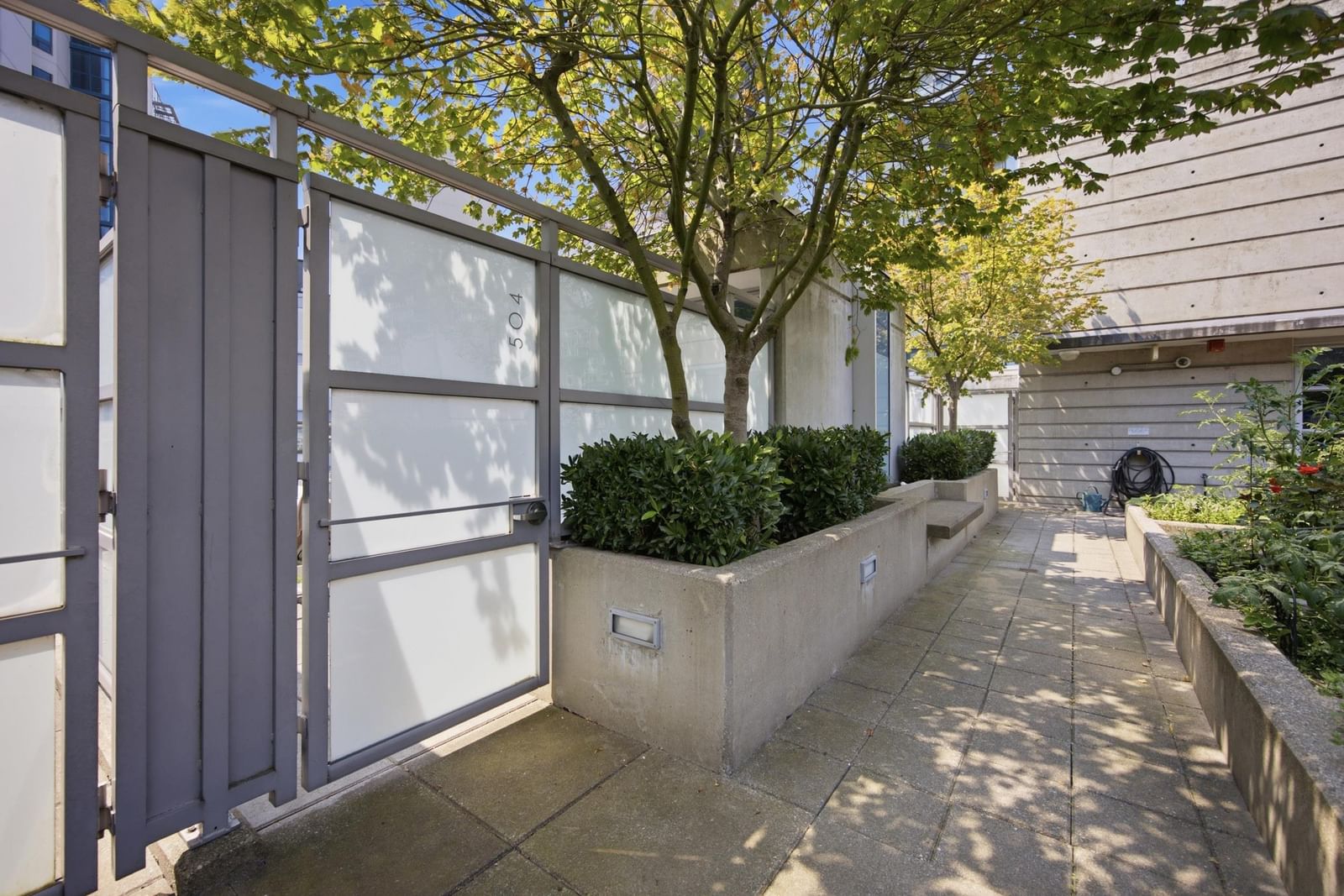 Listing Image 12