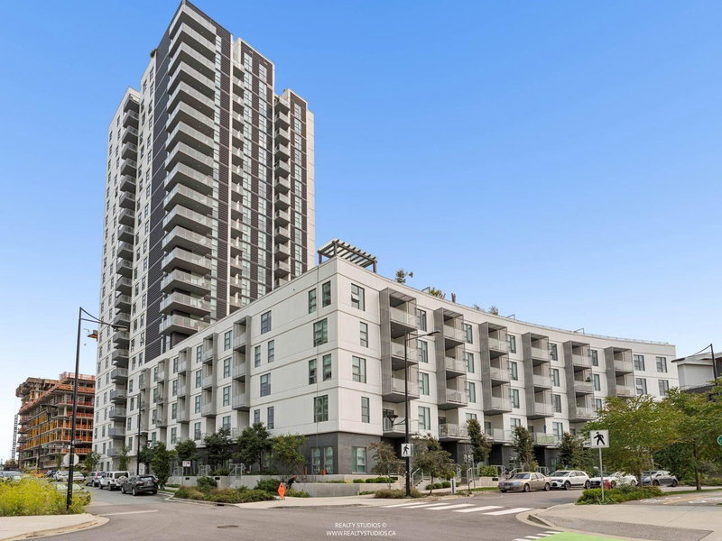 1401 - 3430 Kent Avenue South E