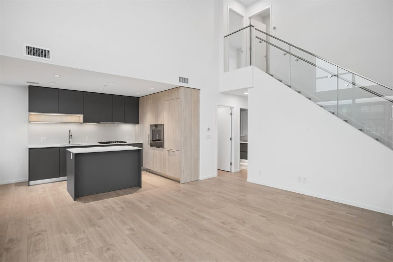 1320 - 6300 Minoru Boulevard