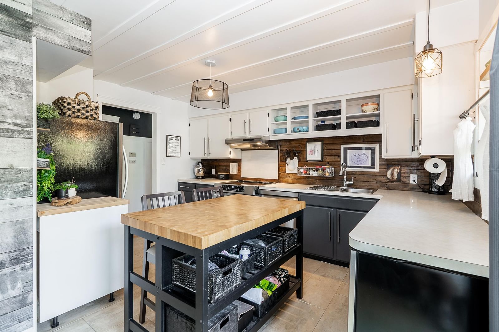 Listing Image 12