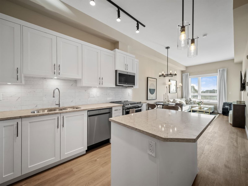 A432 - 8233 208b Street Street