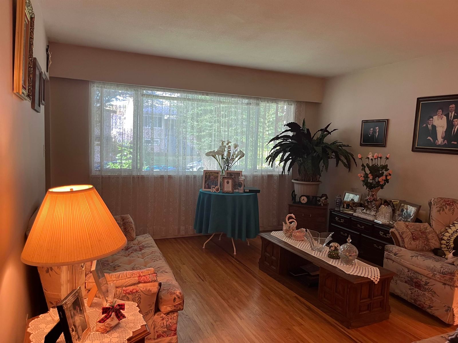 Listing Image 5