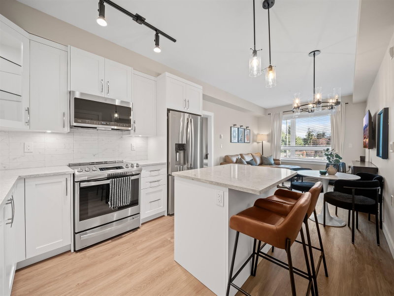 A524 - 8233 208b Street Street