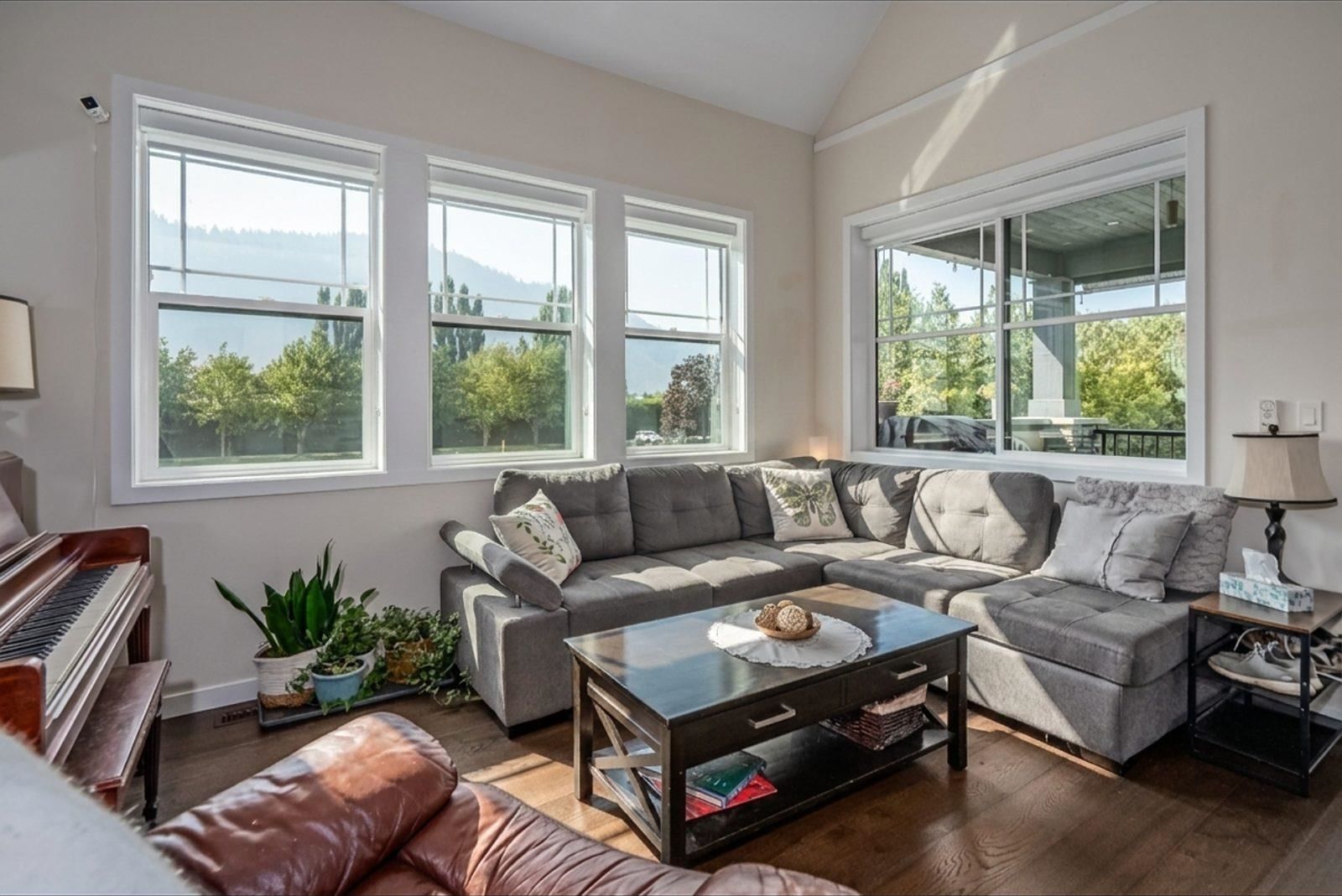 Listing Image 9
