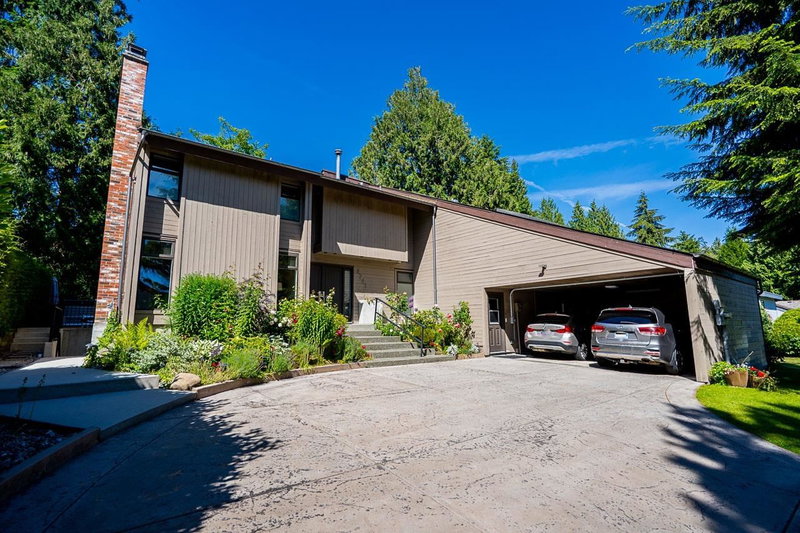4241 Yuculta Crescent