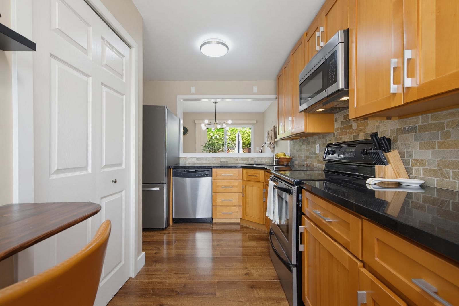 Listing Image 15