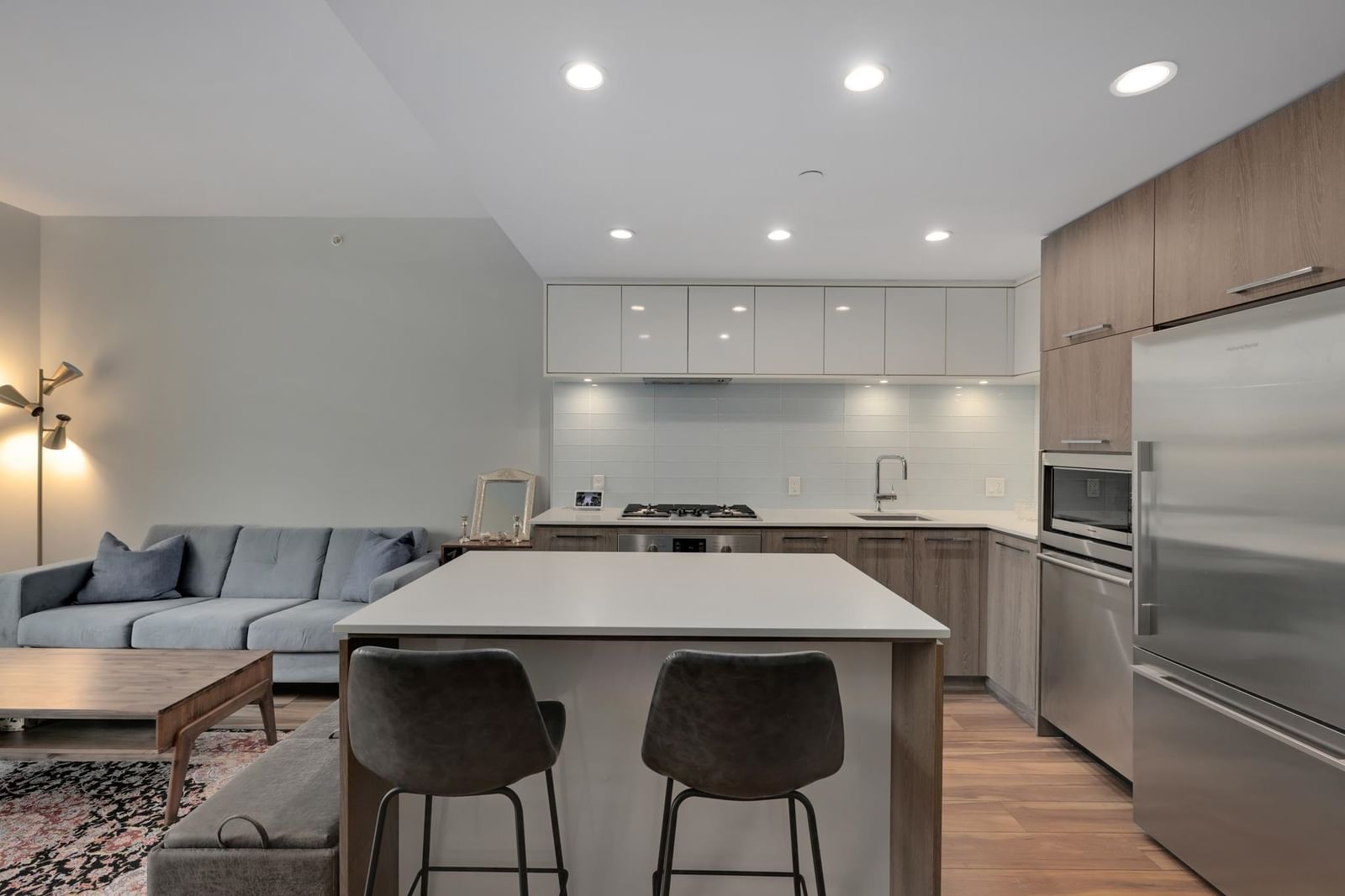 Listing Image 11