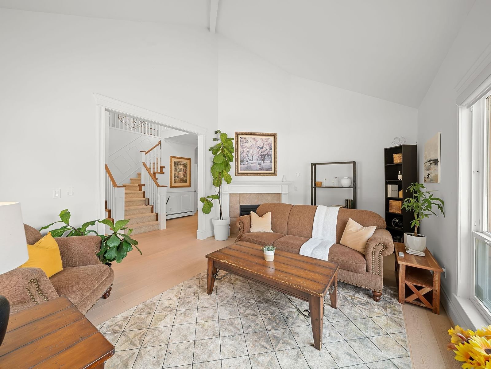 Listing Image 4