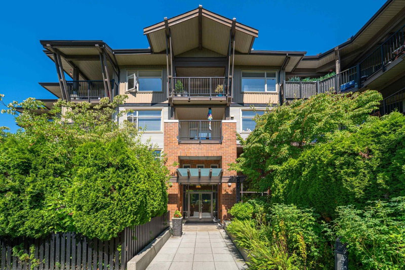211 - 400 Klahanie Drive