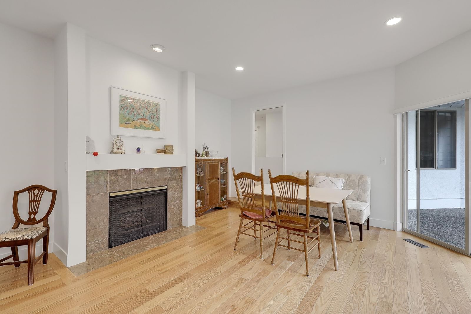 Listing Image 16