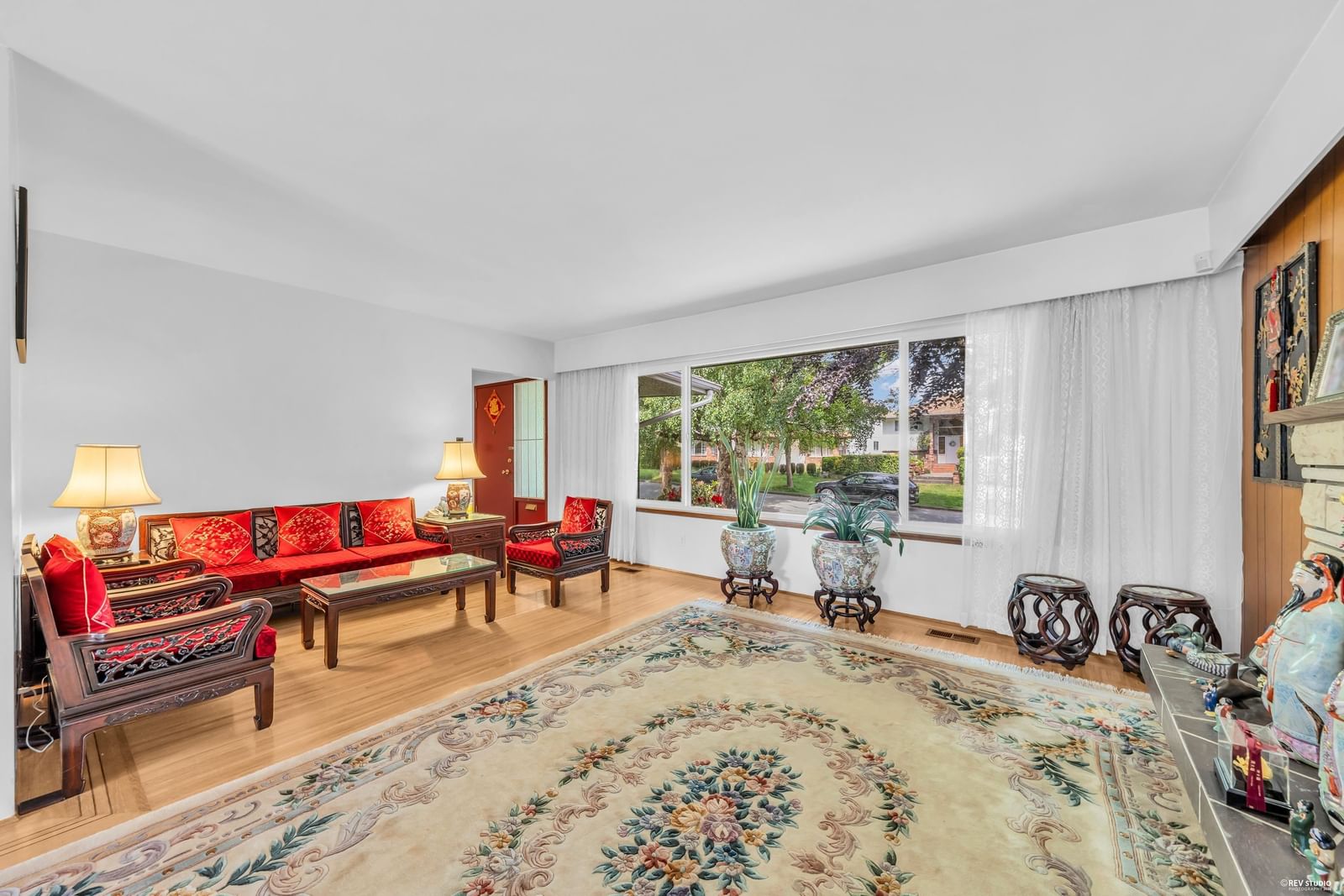 Listing Image 4
