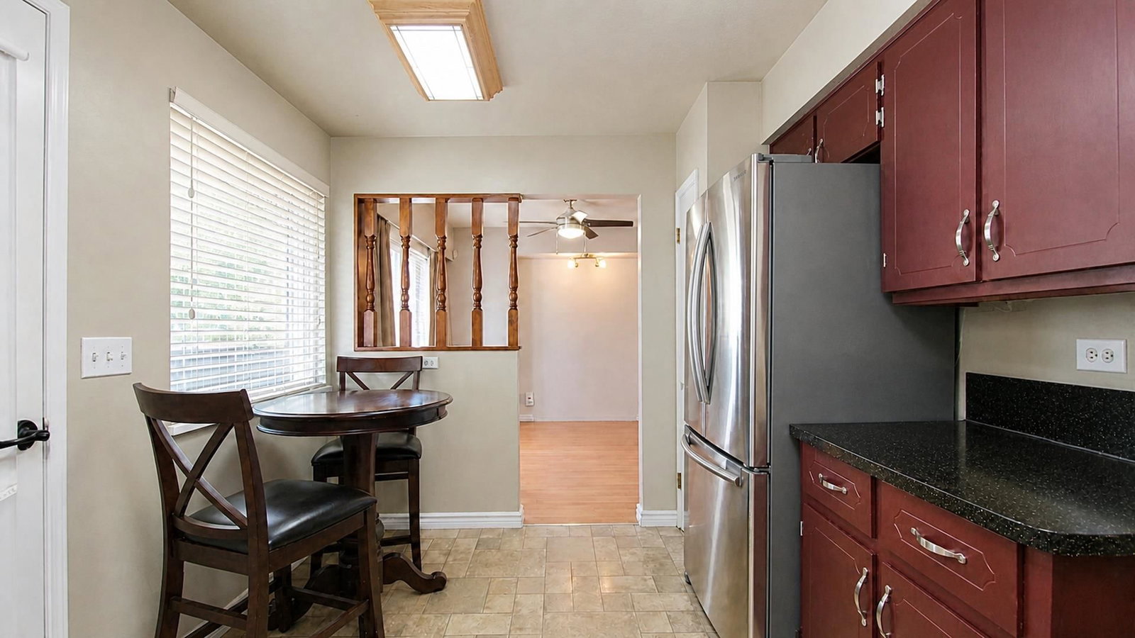 Listing Image 6