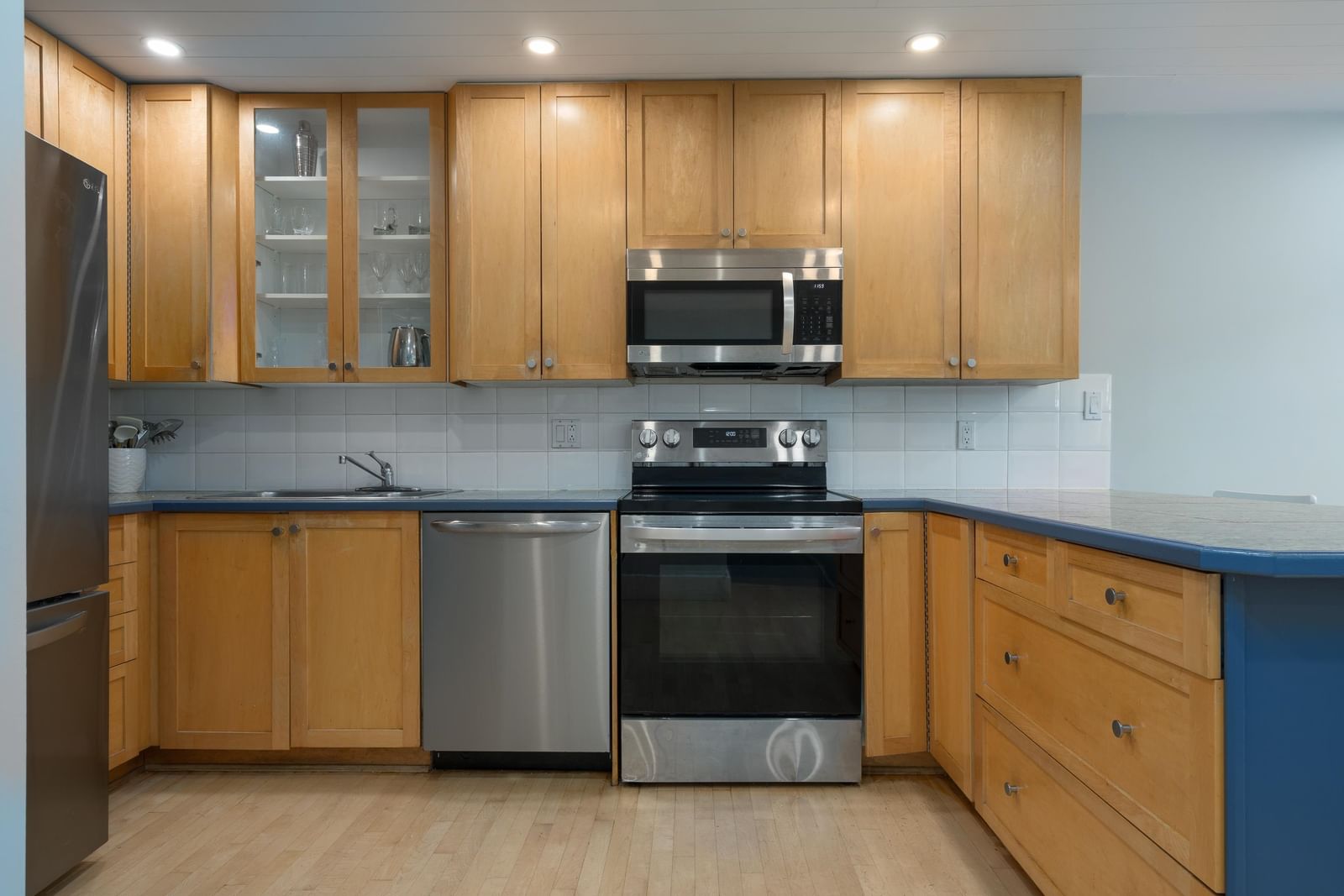 Listing Image 5