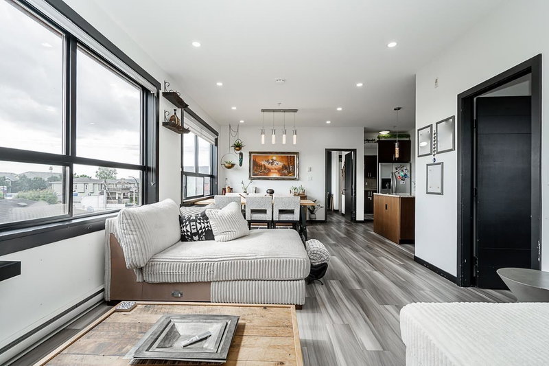 306 - 288 Hampton Street
