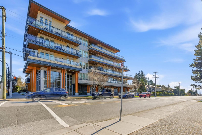 313 - 14022 North Bluff Road