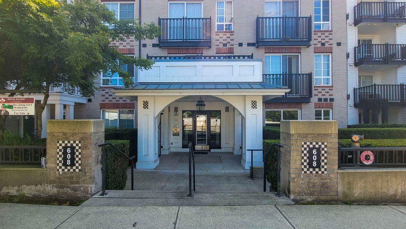 210 - 608 Como Lake Avenue