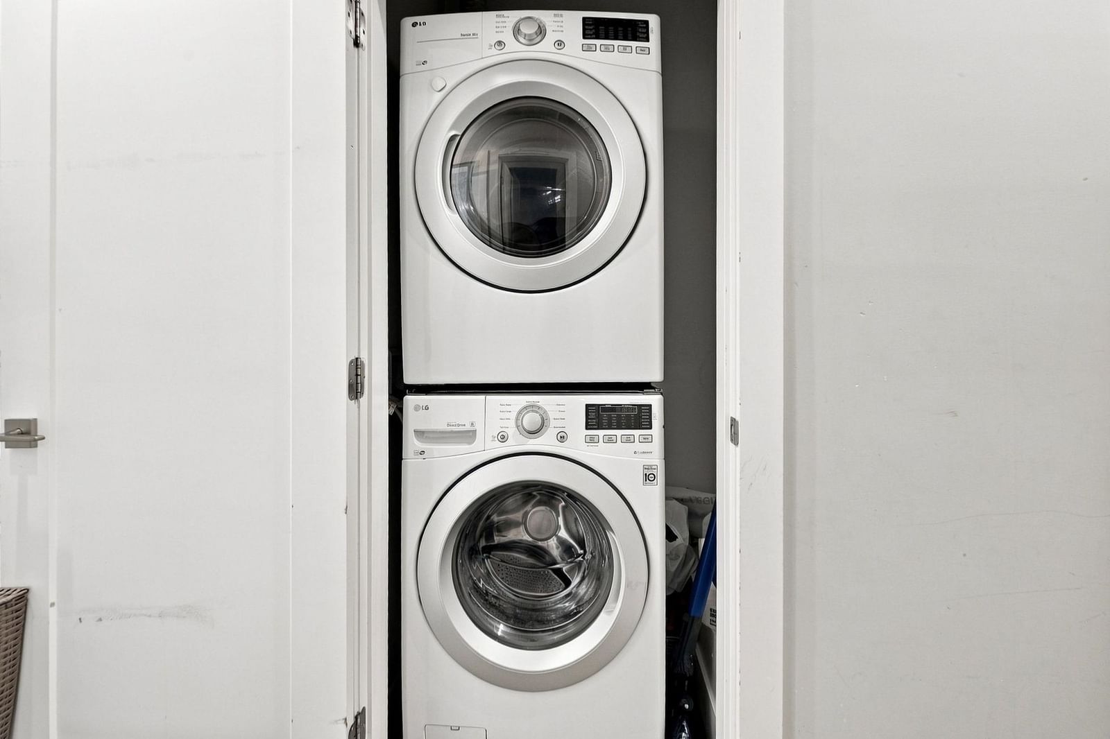 Listing Image 16