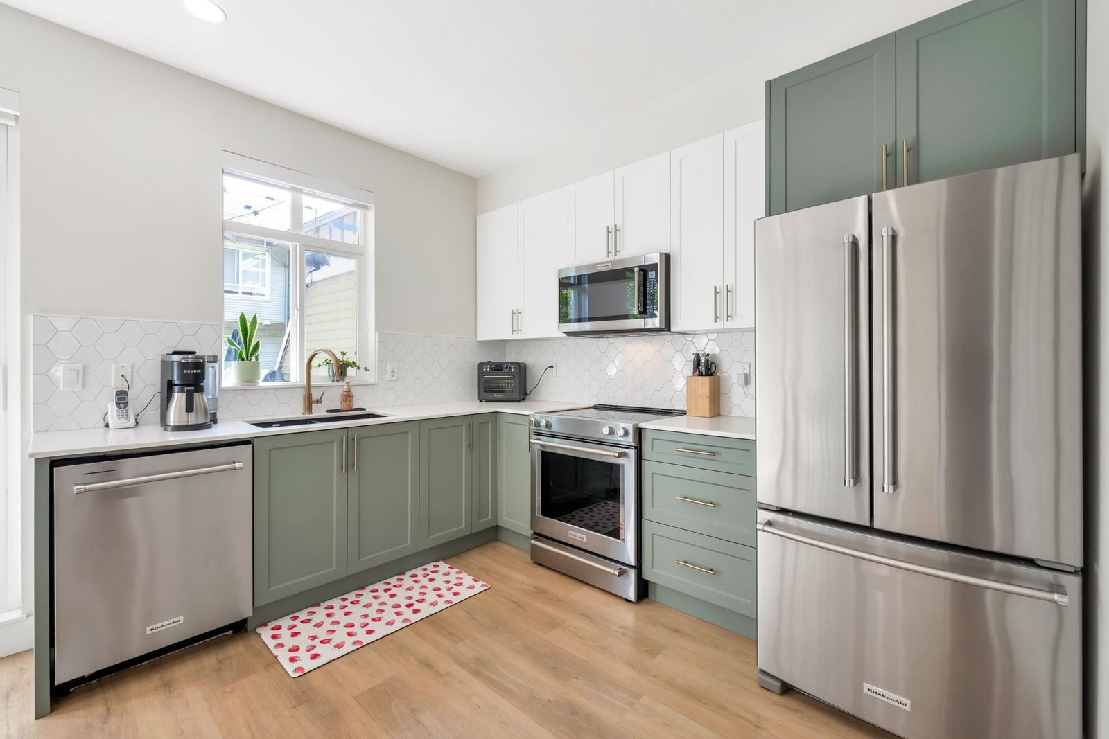 Listing Image 10
