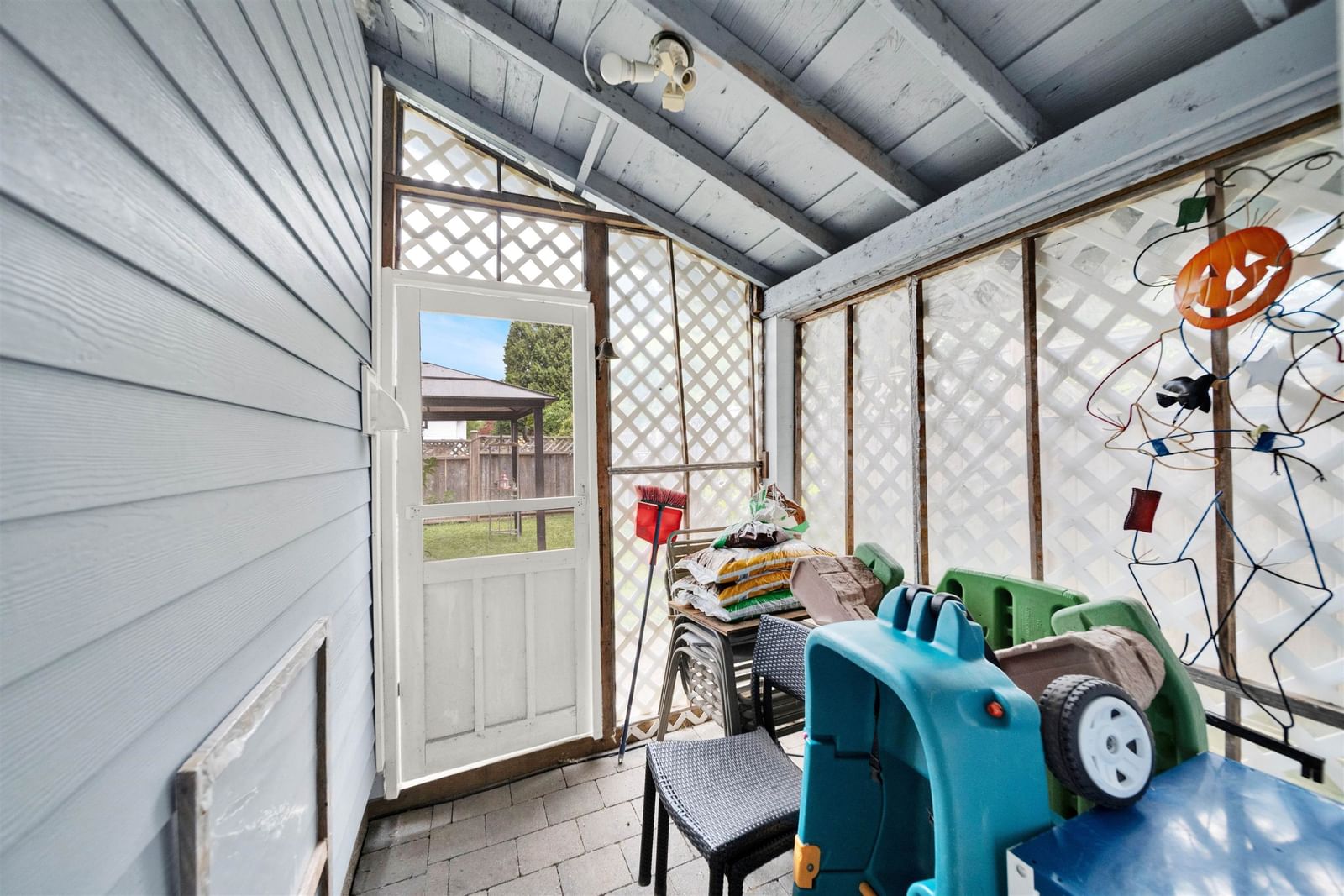 Listing Image 18