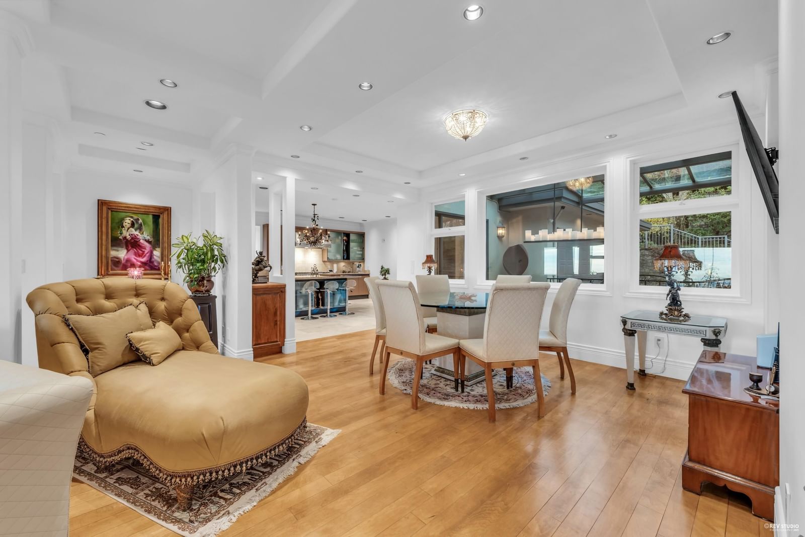 Listing Image 12
