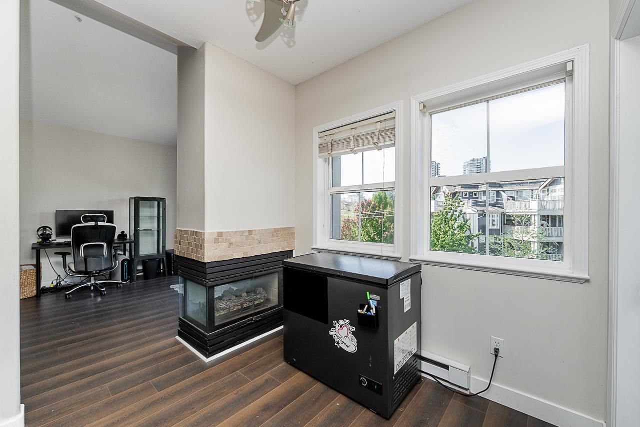 Listing Image 19