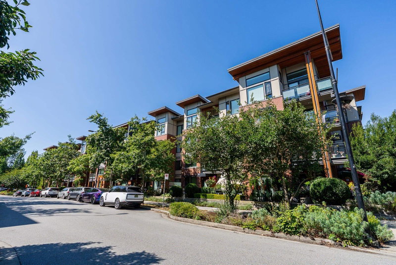 111 - 3133 Riverwalk Avenue