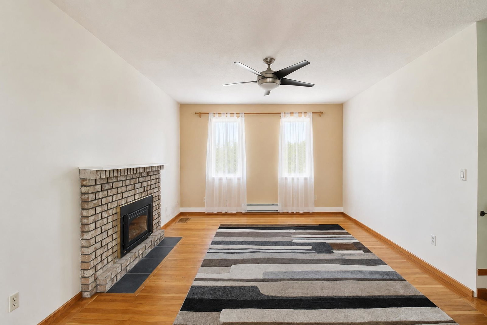 Listing Image 5
