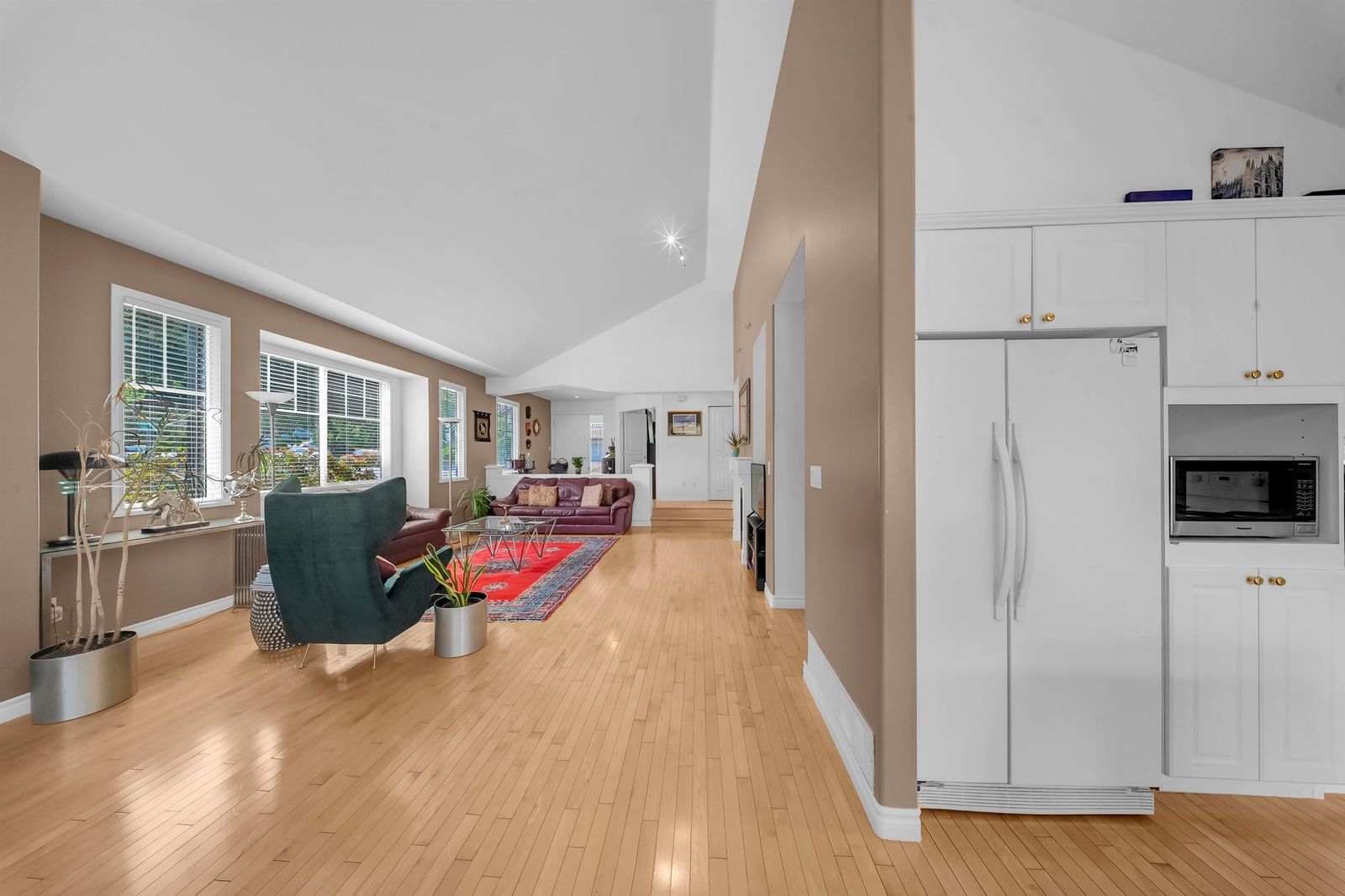 Listing Image 5