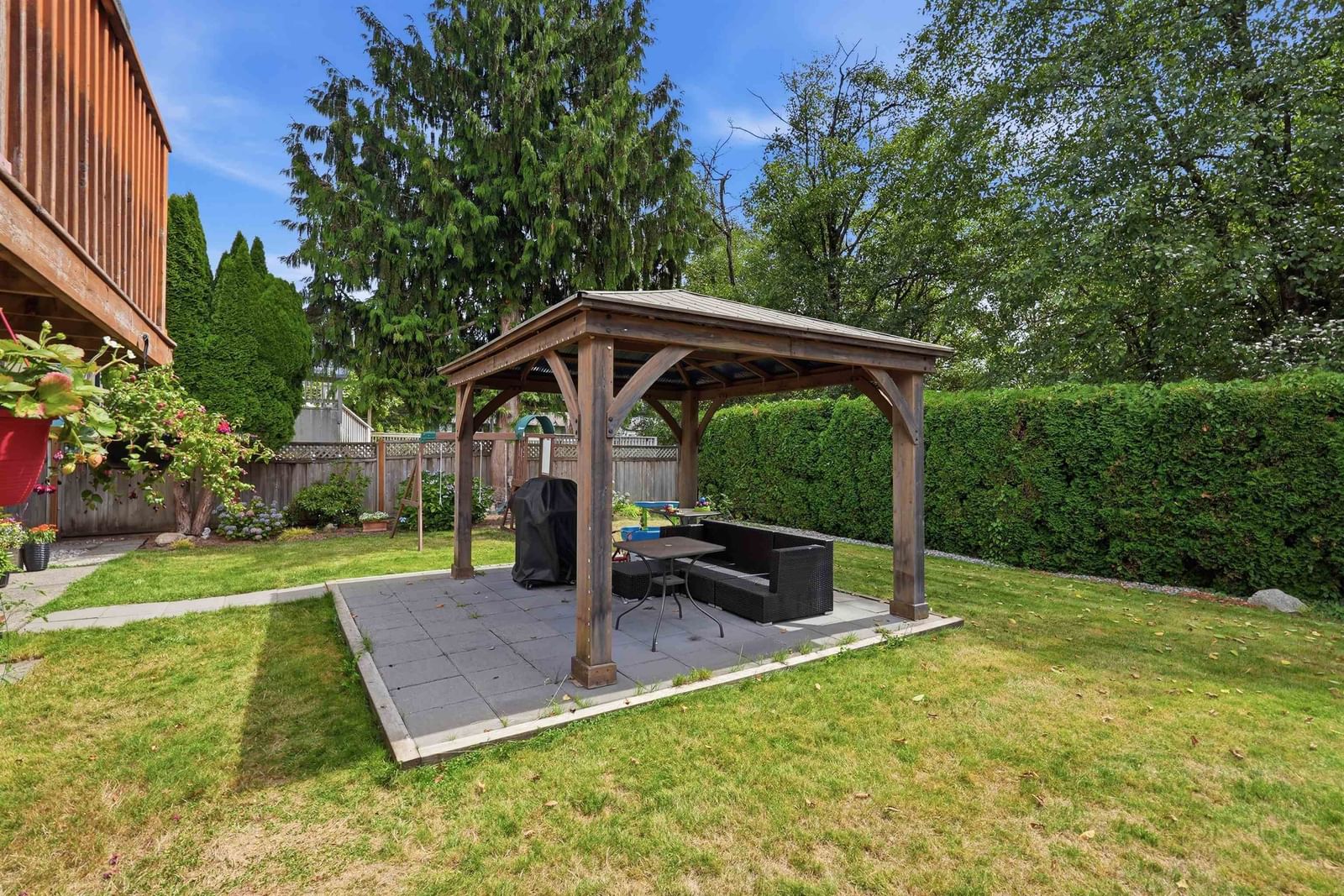 Listing Image 6