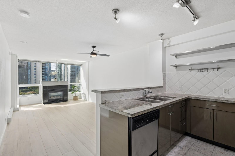 903 - 1328 Pender Street W