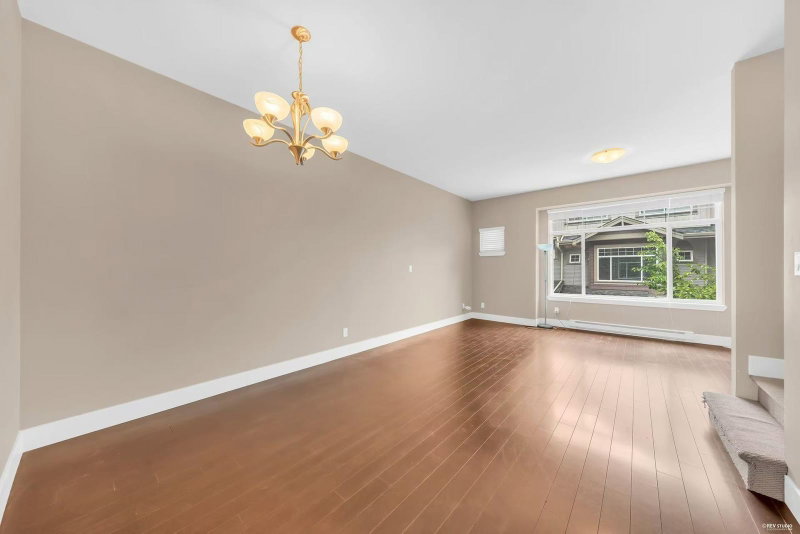 15933 86a Ave