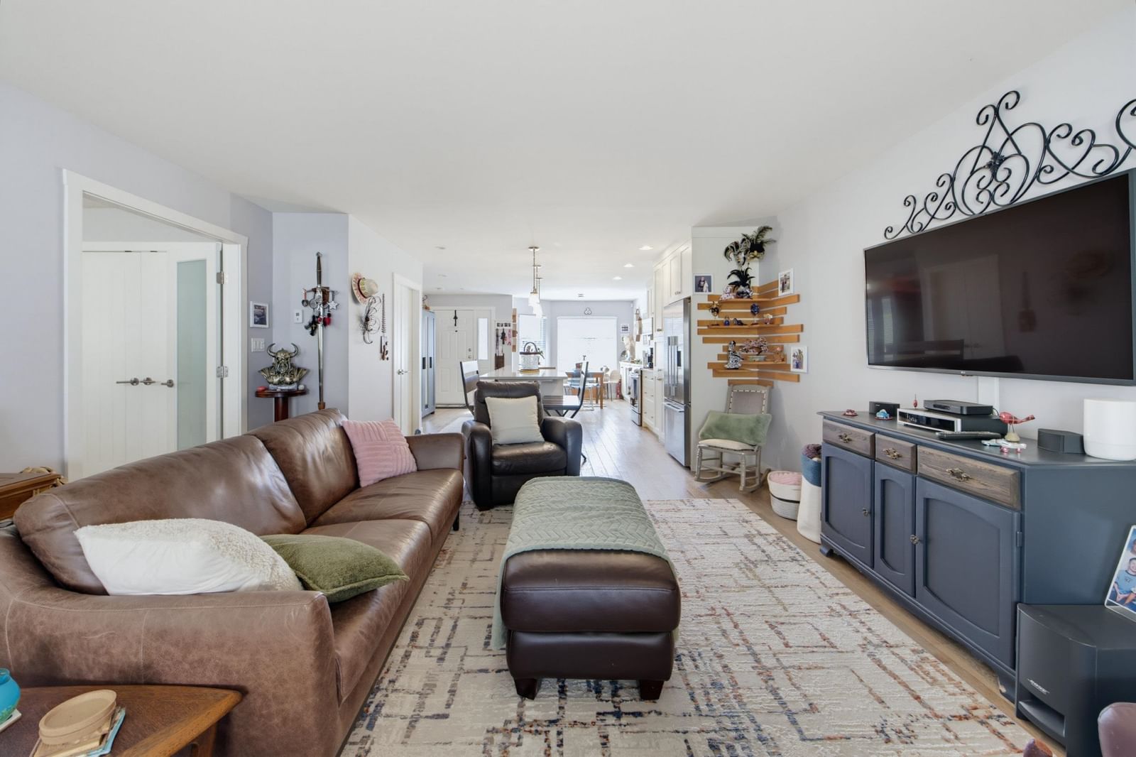 Listing Image 14