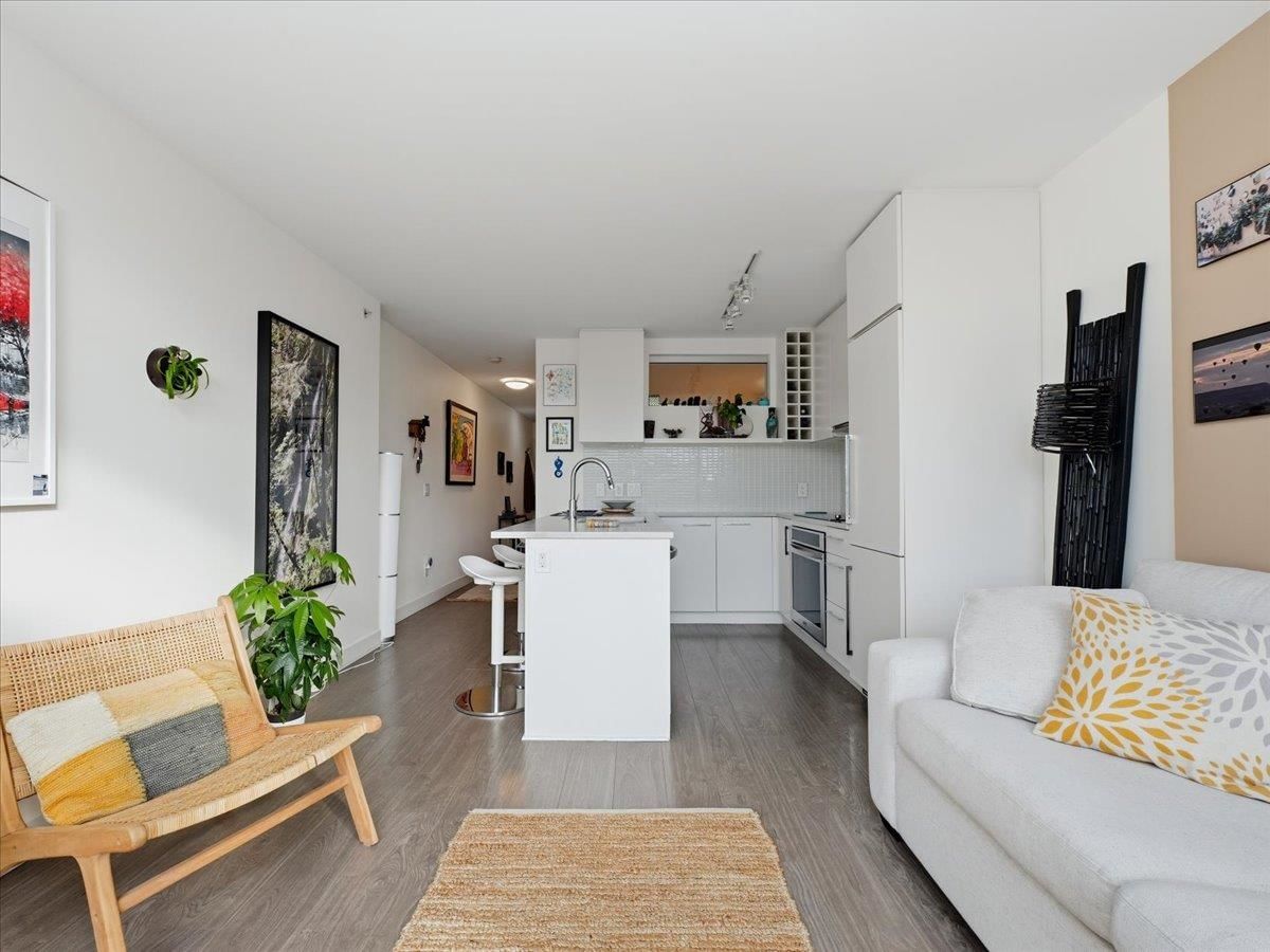 Listing Image 5