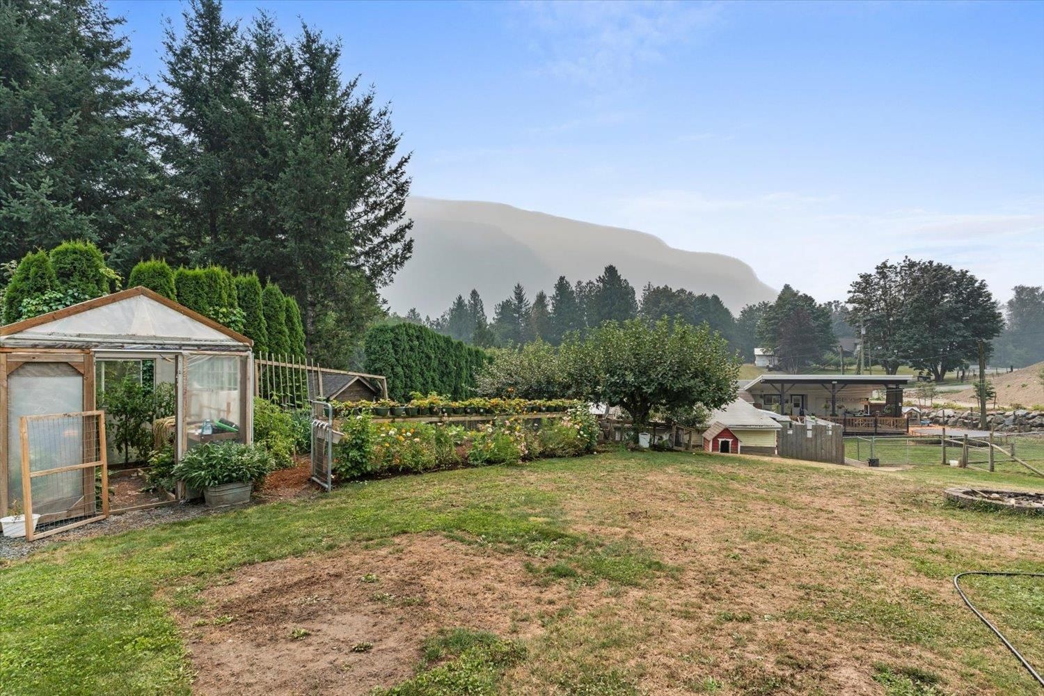 Listing Image 4