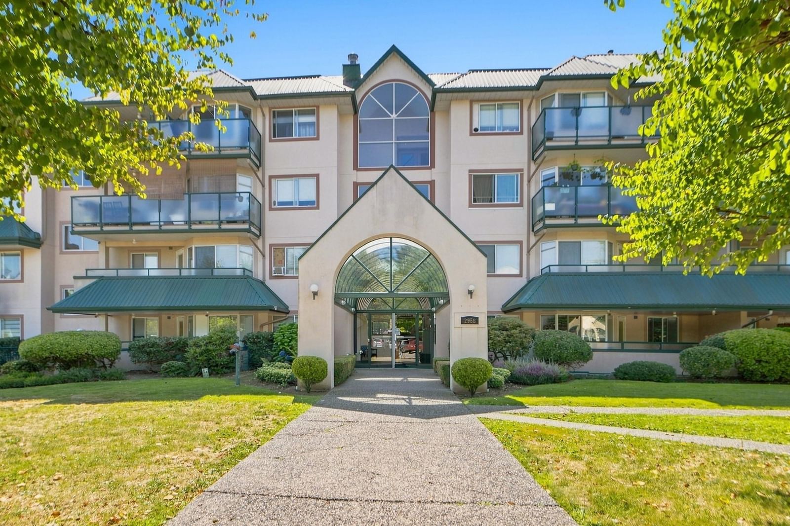 Listing Image 19