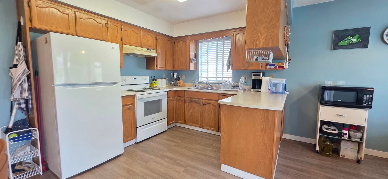 Listing Image 9