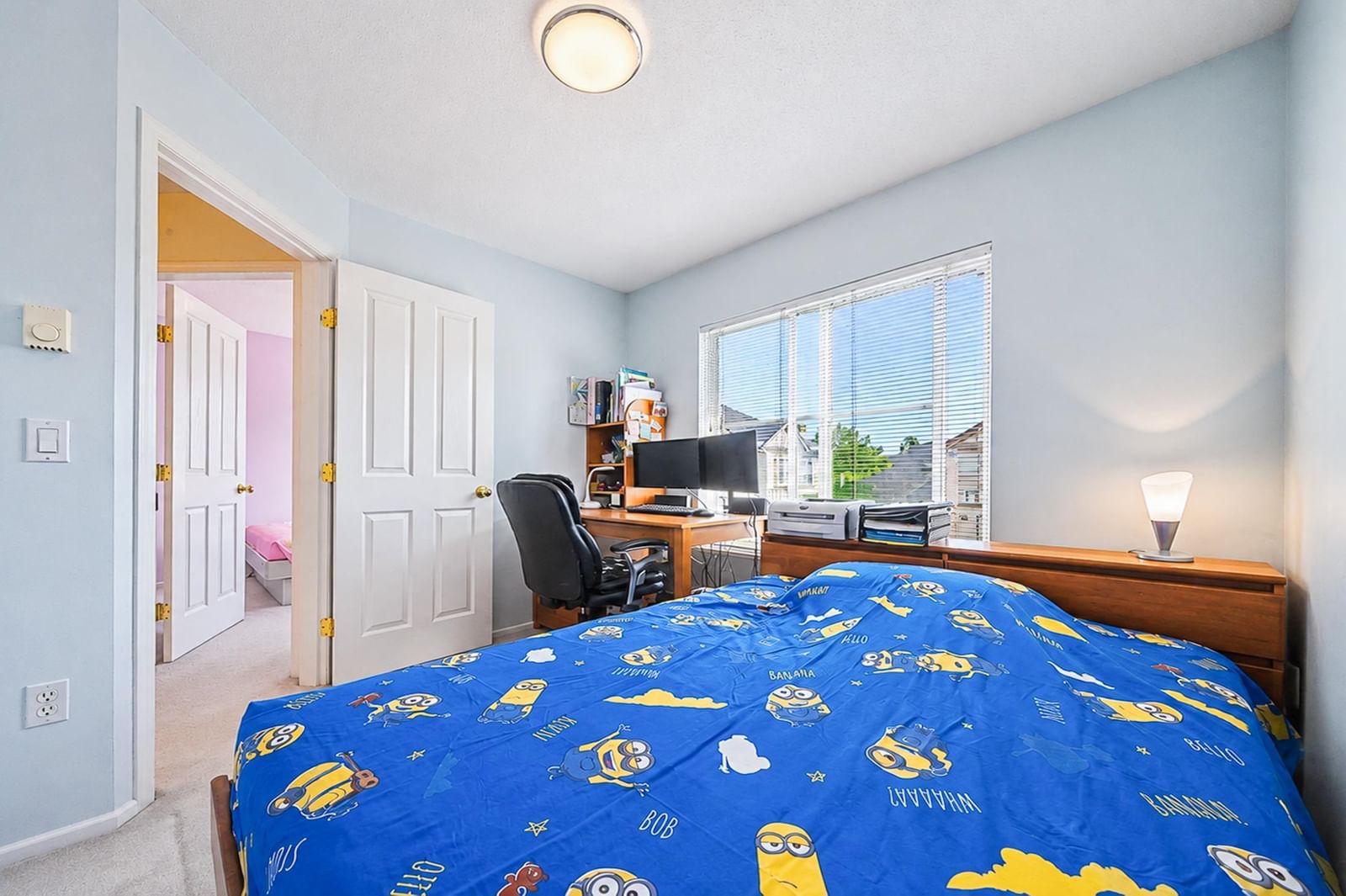 Listing Image 11