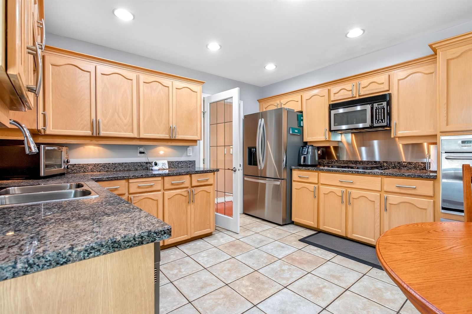 Listing Image 12