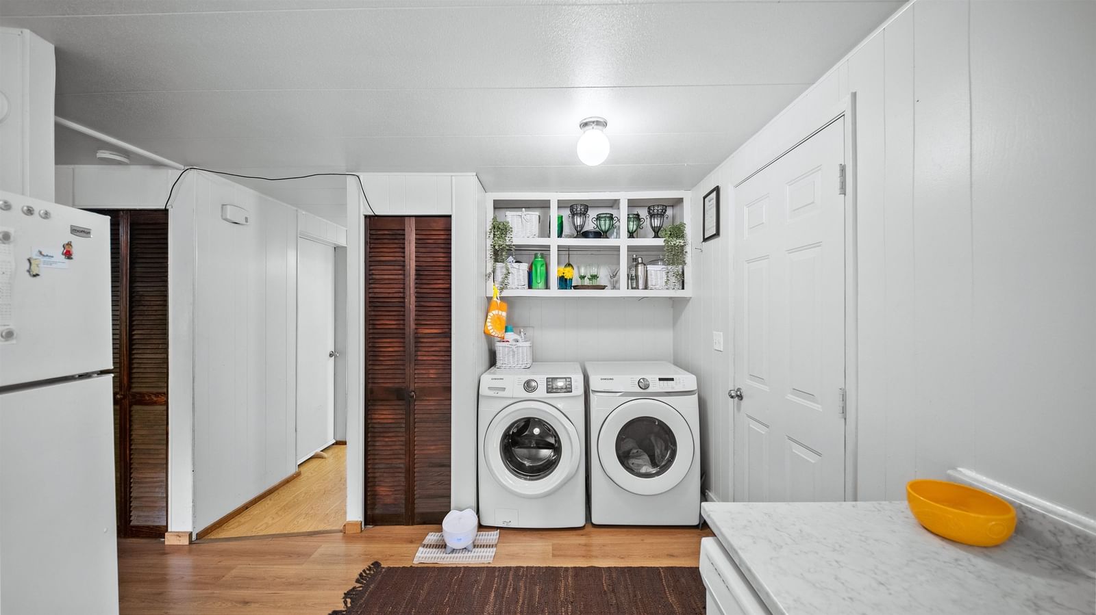 Listing Image 12