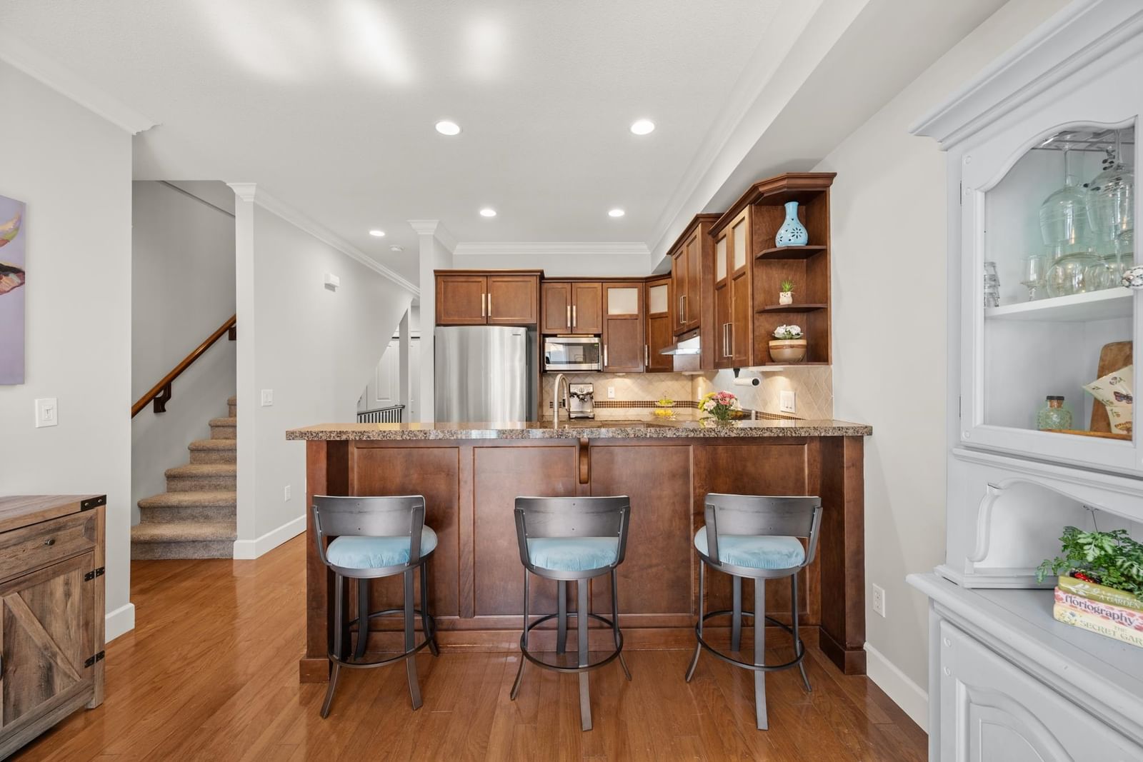 Listing Image 12