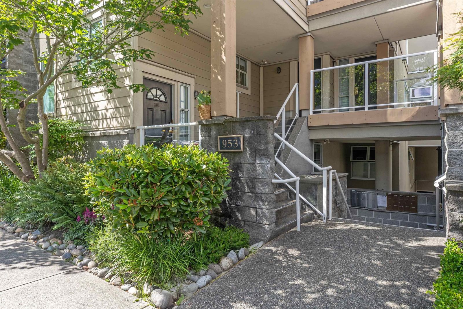Listing Image 25