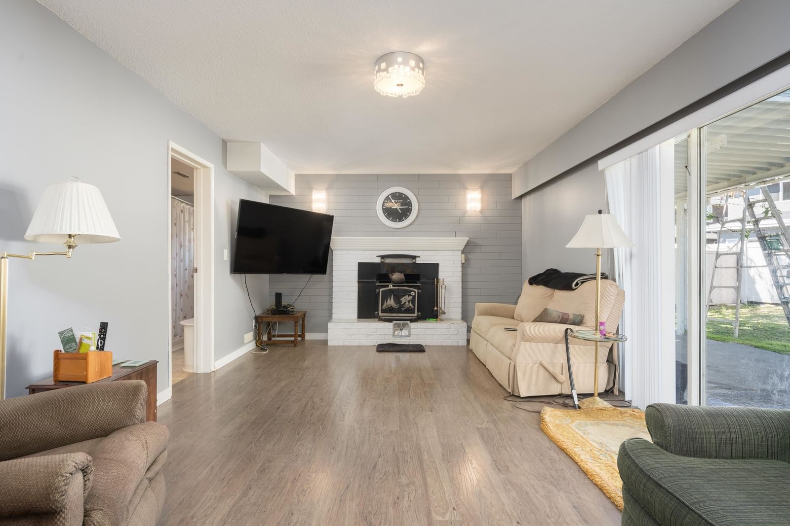 Listing Image 9