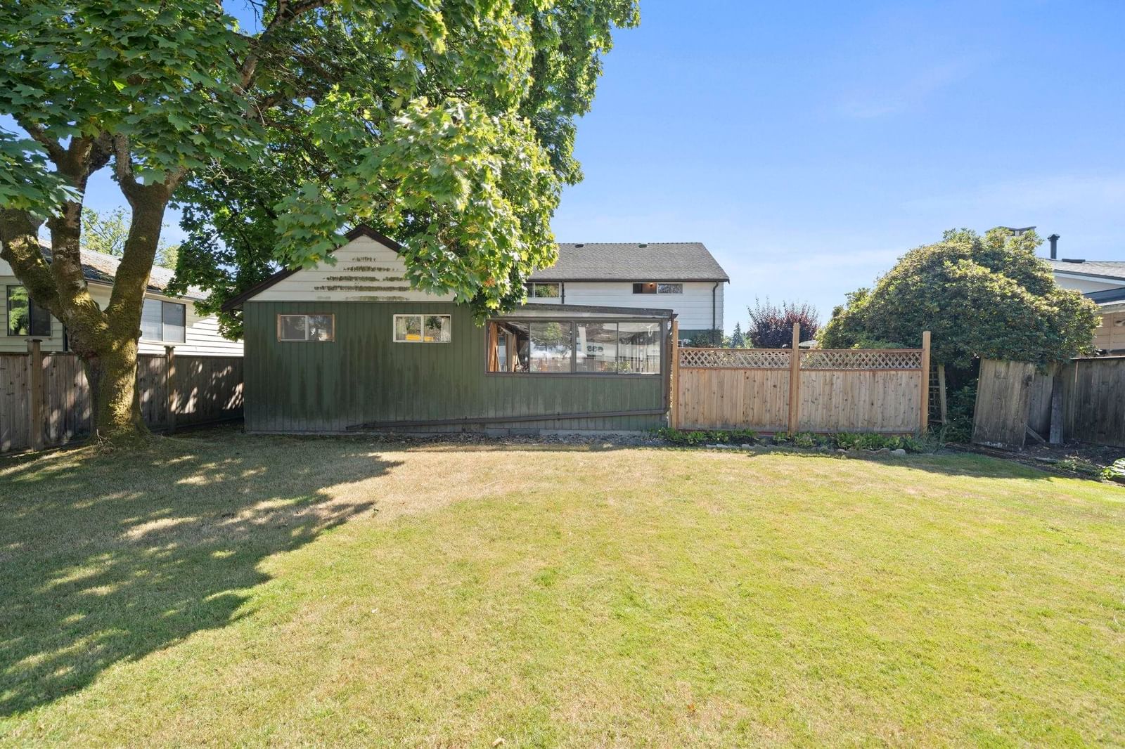 Listing Image 4